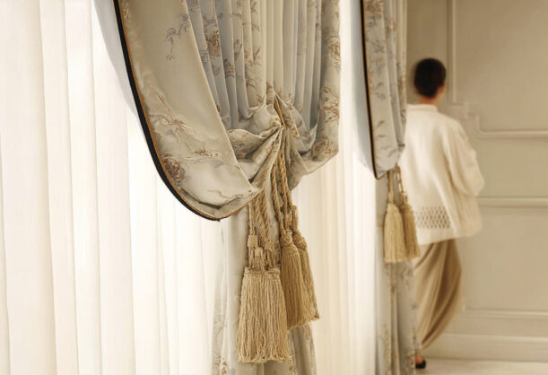 How to Choose the Right Curtain Material Like an Expert