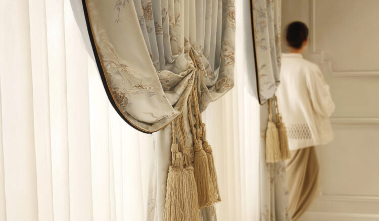 How to Choose the Right Curtain Material Like an Expert